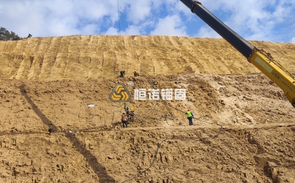 高速公路邊坡防護(hù)工程施工