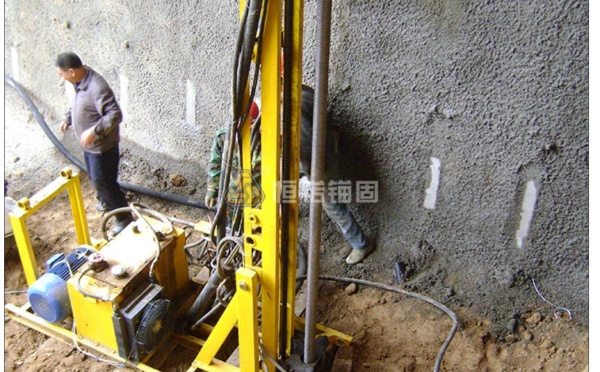 自鉆式錨桿微型樁在邊坡抗滑樁中的應(yīng)用