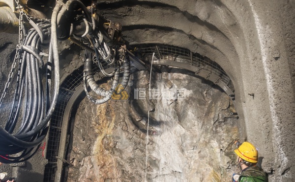 礦山破碎帶總塌方？看自鉆式錨桿如何破解難題！