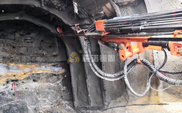 礦山破碎帶總塌方？看自鉆式錨桿如何破解難題！