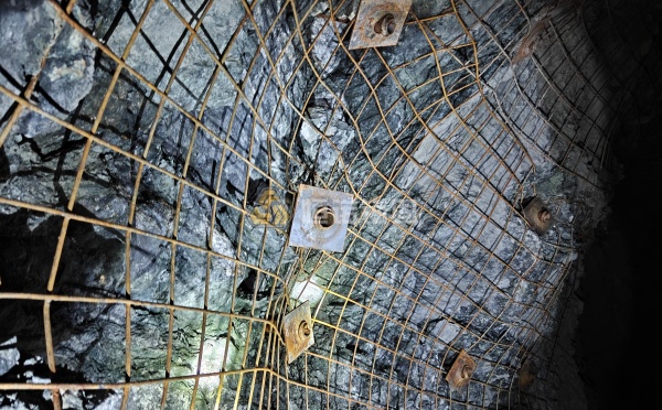 一體化施工顯優(yōu)勢(shì)，自鉆式錨桿賦能礦山高效支護(hù)